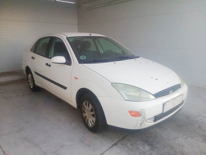 ford focus i sedán (dfw) del año 2000