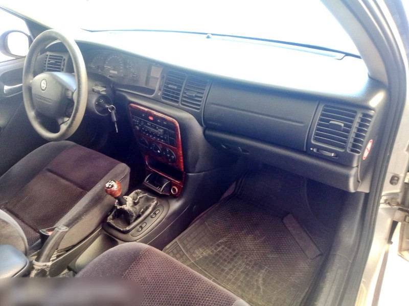 opel vectra b (j96) del año 2000