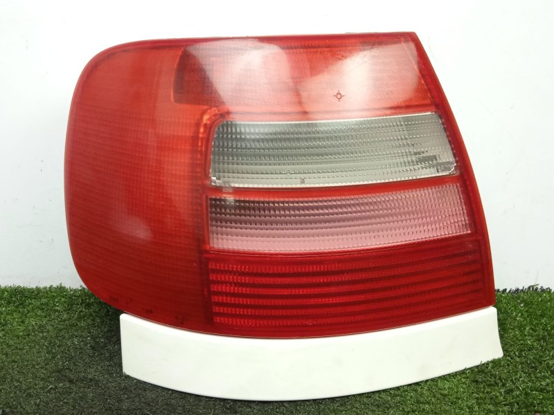 Recambio de piloto trasero izquierdo para audi a4 b5 (8d2) 1.8 referencia OEM IAM SIN REFERENCIA  BLANCO