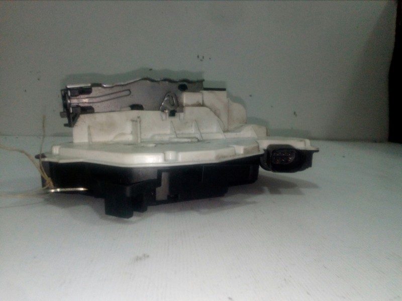 Recambio de cerradura puerta delantera derecha para volkswagen passat cc (357) 2.0 tdi referencia OEM IAM 5N1837016E  