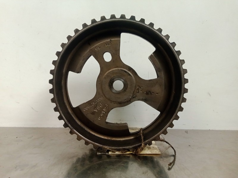 Recambio de polea arbol levas para citroën c3 picasso 1.6 16v hdi referencia OEM IAM 9657477580  