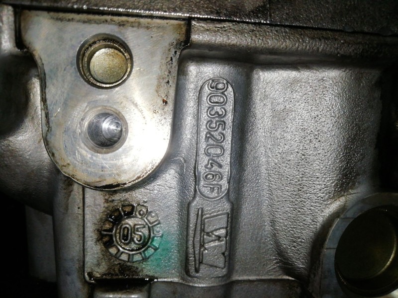 Recambio de culata para chrysler voyager iv (rg, rs) 2.5 crd referencia OEM IAM 90352046F  