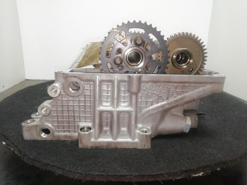 Recambio de culata para bmw 1 (e81) 118 d referencia OEM IAM 7797678 06 FALTA UN TAQUE 