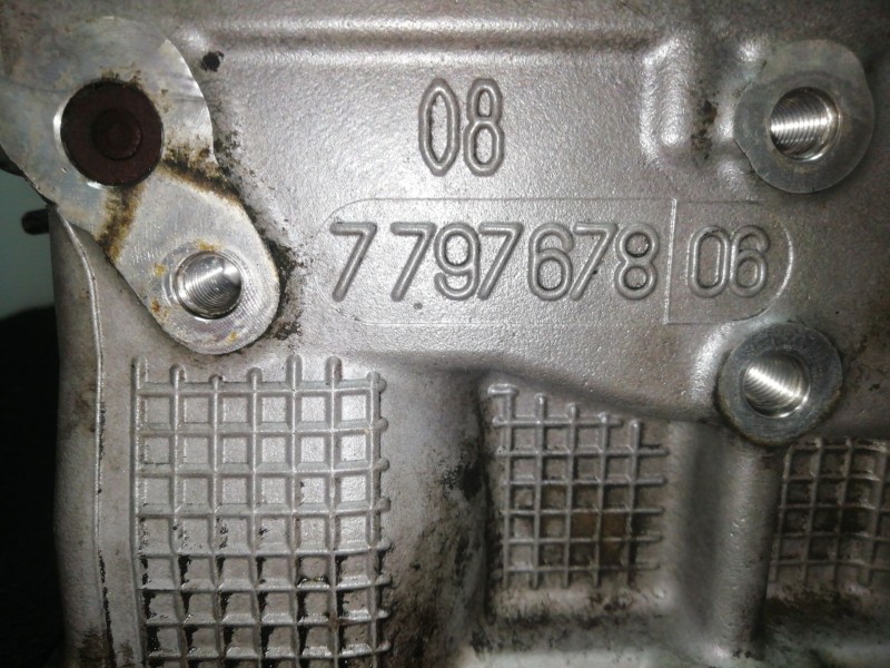 Recambio de culata para bmw 1 (e81) 118 d referencia OEM IAM 7797678 06 FALTA UN TAQUE 