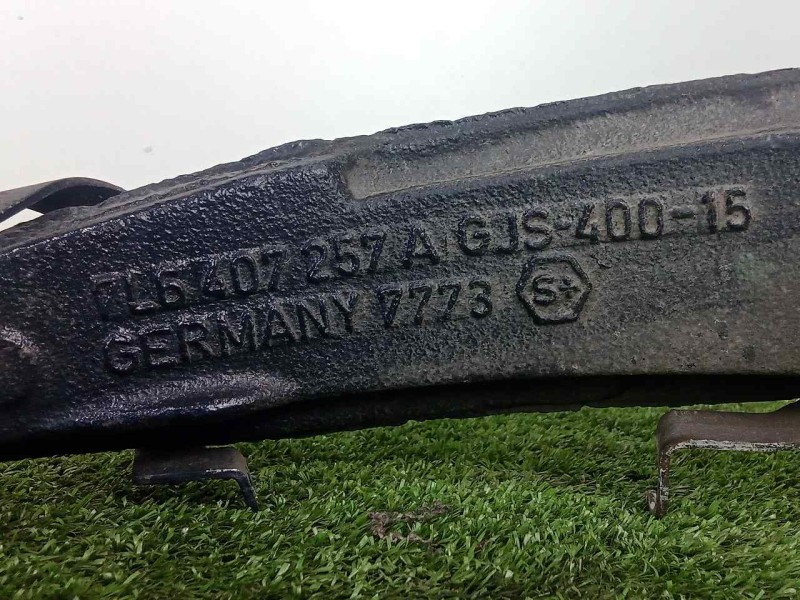 Recambio de mangueta delantera izquierda para volkswagen touareg (7la) 2.5 tdi referencia OEM IAM 7L6407257A  