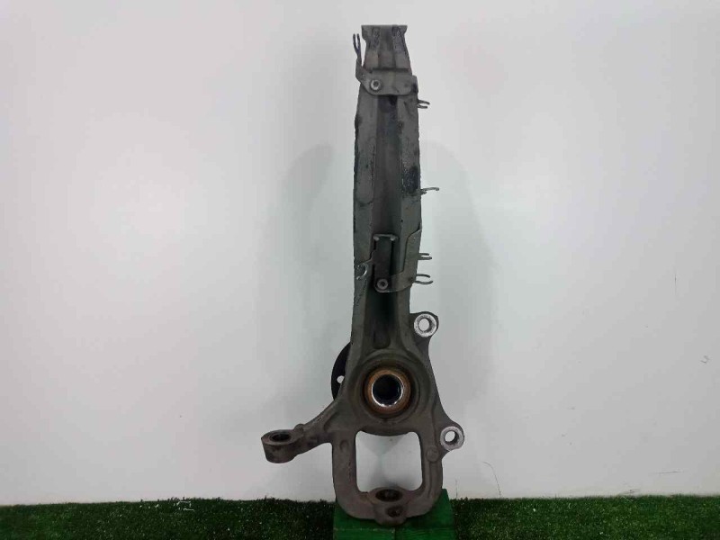 Recambio de mangueta delantera izquierda para volkswagen touareg (7la) 2.5 tdi referencia OEM IAM 7L6407257A  