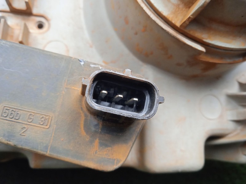 Recambio de faro derecho para kia carnival ii 2.9 crdi cat referencia OEM IAM 0K54E51030A  01-06