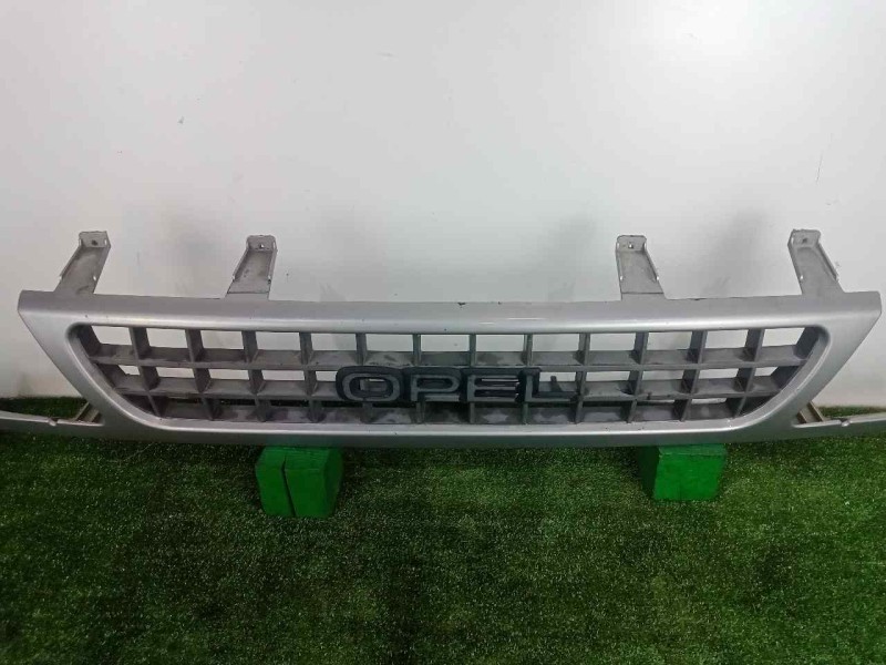 Recambio de rejilla delantera para opel frontera a 2.8 turbodiesel referencia OEM IAM SIN REFERENCIA  
