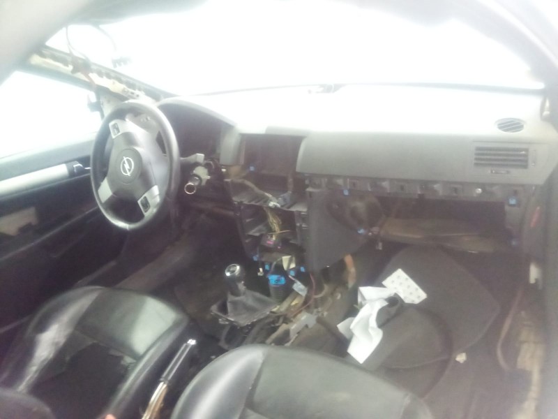 opel astra h gtc (a04) del año 2008