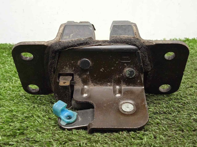 Recambio de cerradura maletero / porton para ssangyong rexton 2.7 turbodiesel cat referencia OEM IAM 7140108000 1.PIN 