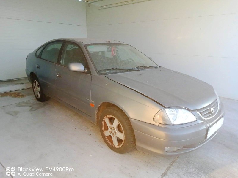 toyota avensis (_t22_) del año 2001