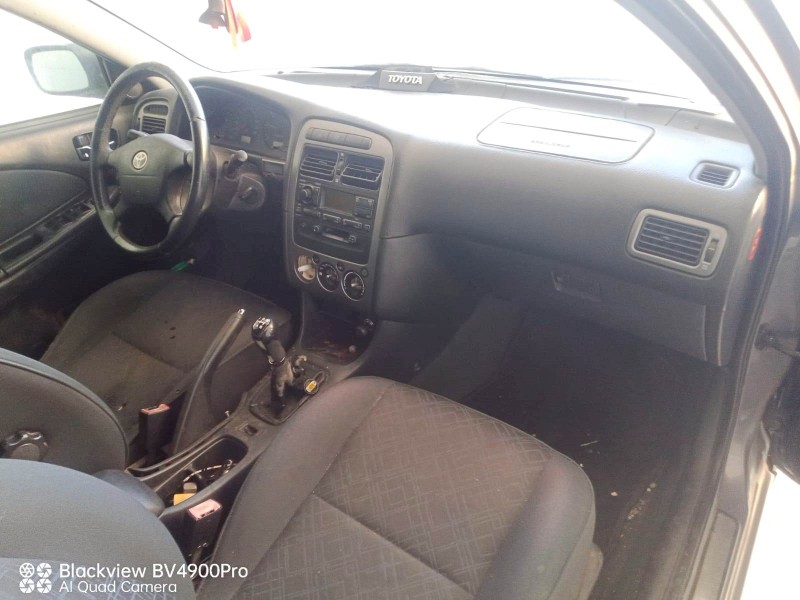 toyota avensis (_t22_) del año 2001