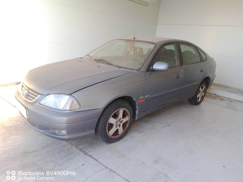 toyota avensis (_t22_) del año 2001
