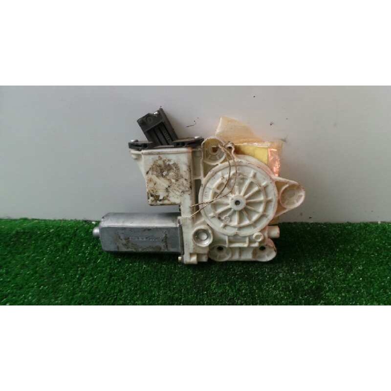 Recambio de motor elevalunas delantero izquierdo para opel vectra c berlina 1.8 16v cat (z 18 xe / 2h9) referencia OEM IAM 01308