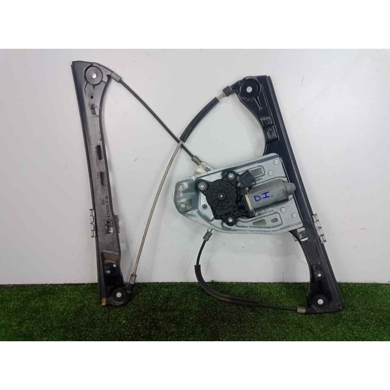 Recambio de elevalunas delantero izquierdo para mercedes-benz clase c (w203) berlina 2.0 compresor cat referencia OEM IAM A20372