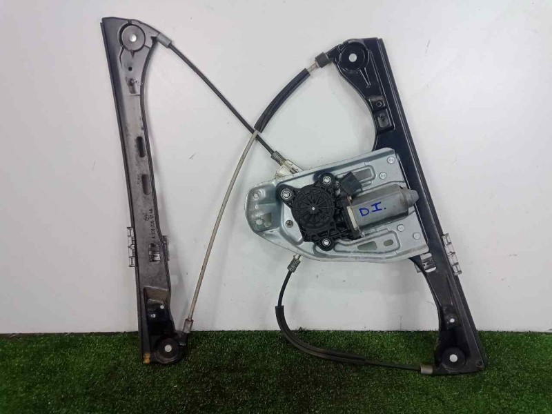 Recambio de elevalunas delantero izquierdo para mercedes-benz clase c (w203) berlina 2.0 compresor cat referencia OEM IAM A20372