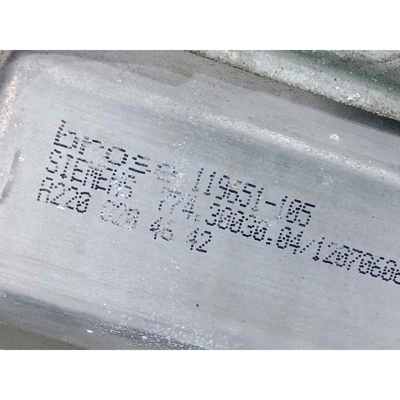 Recambio de elevalunas delantero izquierdo para mercedes-benz clase c (w203) berlina 2.0 compresor cat referencia OEM IAM A20372