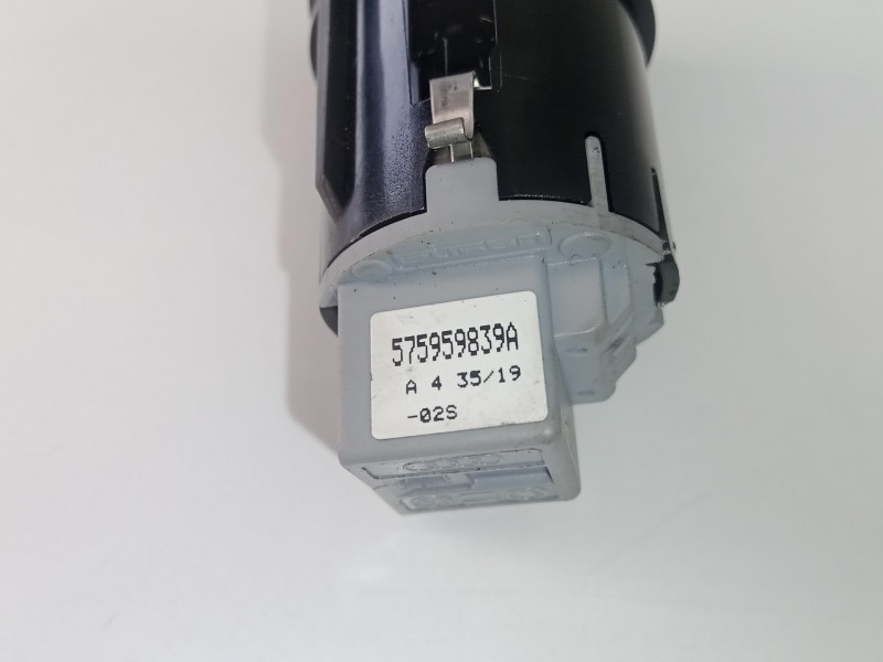 Recambio de centralita start / stop para seat leon (5f1) 2.0 16v tsi referencia OEM IAM 575959839A INTERRUPTOR 4.PINES