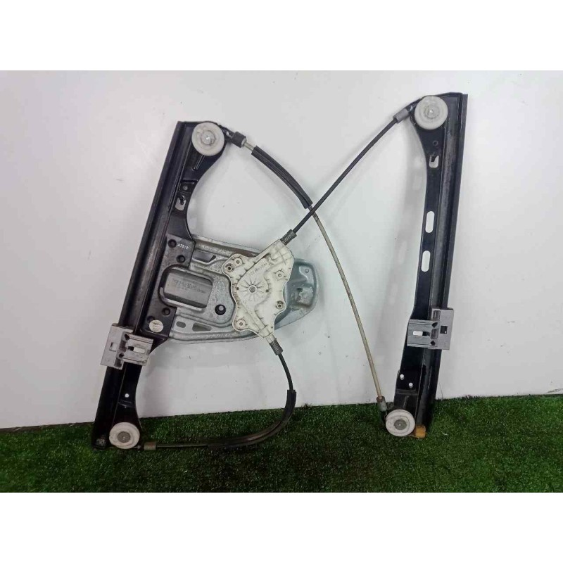 Recambio de elevalunas delantero izquierdo para mercedes-benz clase c (w203) berlina 2.0 compresor cat referencia OEM IAM A20372