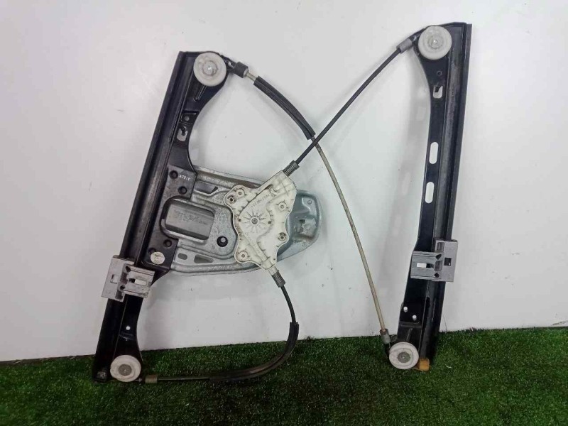 Recambio de elevalunas delantero izquierdo para mercedes-benz clase c (w203) berlina 2.0 compresor cat referencia OEM IAM A20372