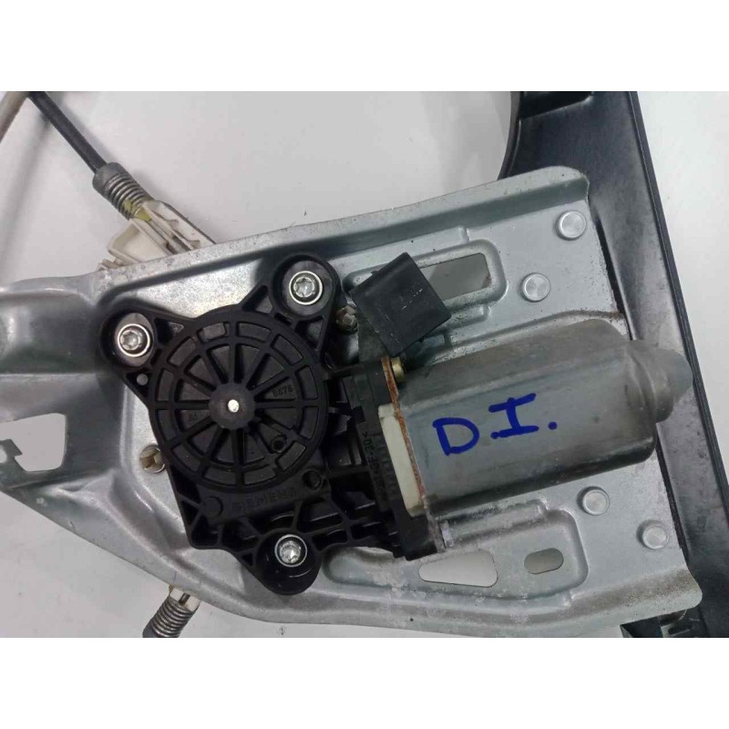 Recambio de elevalunas delantero izquierdo para mercedes-benz clase c (w203) berlina 2.0 compresor cat referencia OEM IAM A20372