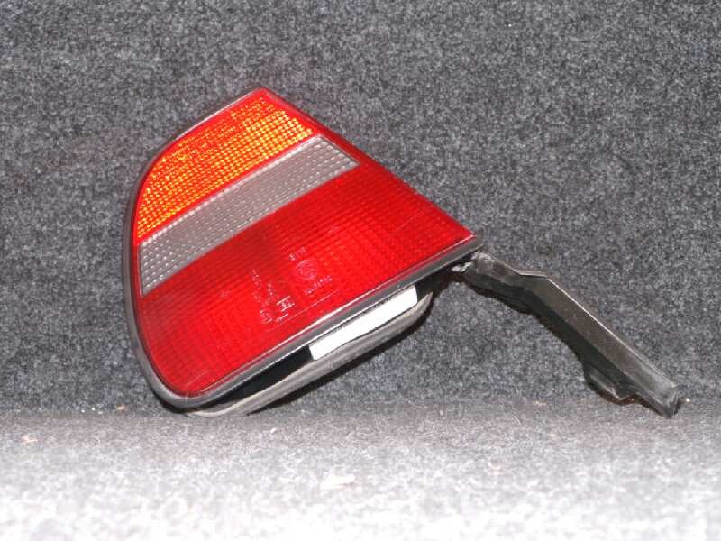 Recambio de piloto trasero izquierdo para lancia delta 1.9 turbodiesel cat referencia OEM IAM  93-99 EXTERIOR