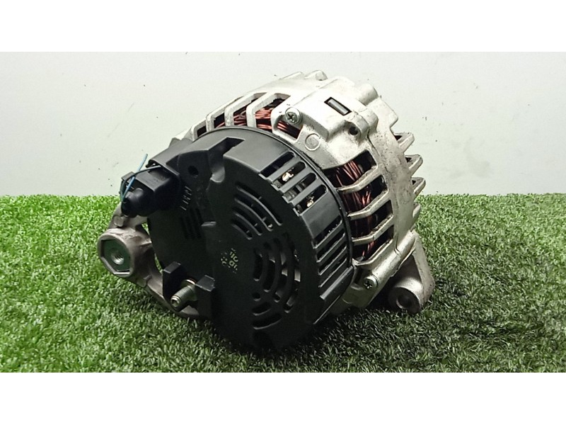 Recambio de alternador para audi a4 b6 (8e2) 2.5 tdi quattro referencia OEM IAM   VAG. 140AH - 6.CANALES - POLEA.FIJA