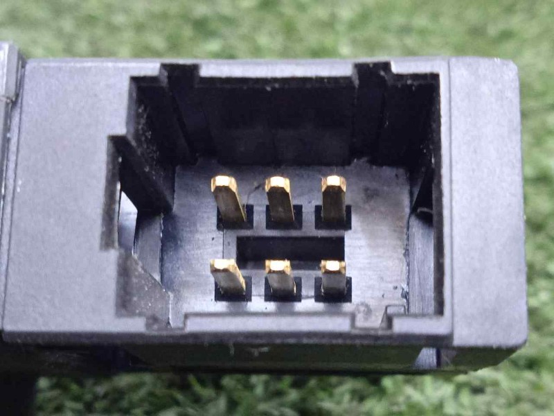 Recambio de mando volante para dacia dokker 1.5 blue dci diesel fap cat referencia OEM IAM 255522448R  