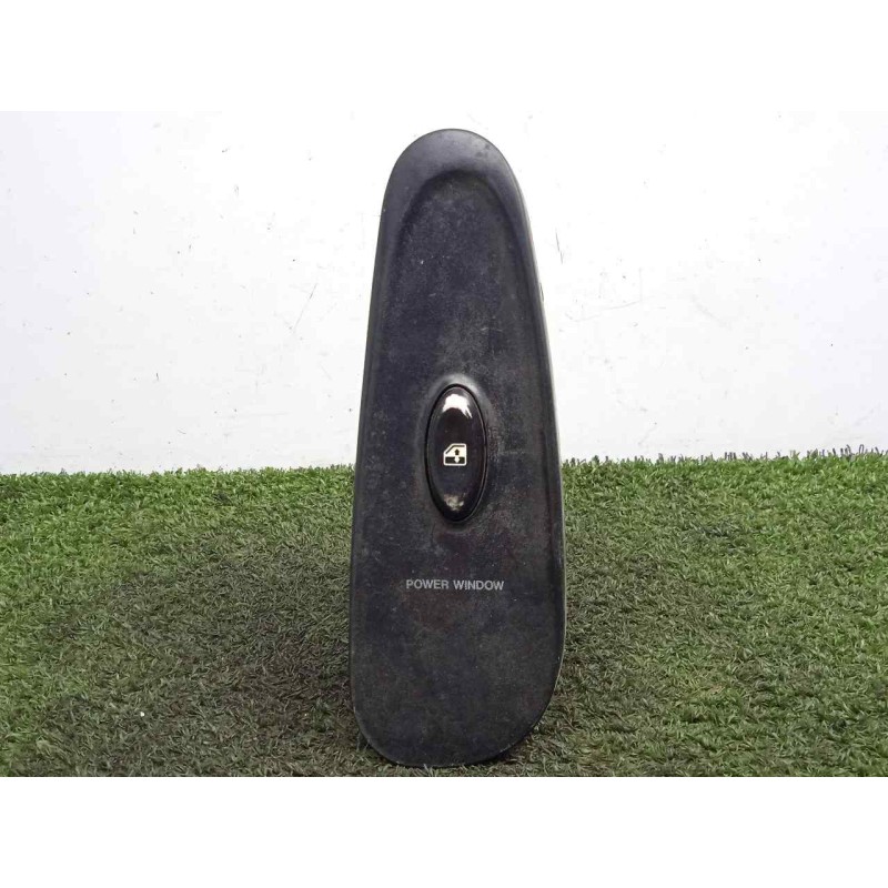 Recambio de mando elevalunas delantero derecho para hyundai coupe (j2) 1.6 16v cat referencia OEM IAM 9358027000  