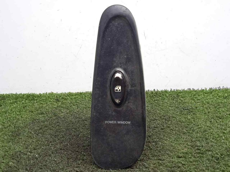 Recambio de mando elevalunas delantero derecho para hyundai coupe (j2) 1.6 16v cat referencia OEM IAM 9358027000  