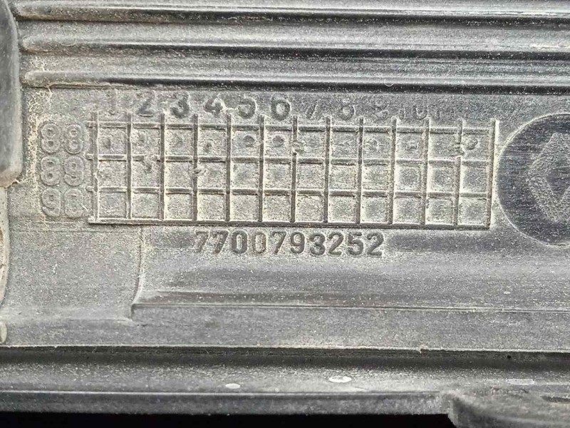 Recambio de maneta exterior delantera izquierda para renault 19 hatchback (b/c53) 1.4 referencia OEM IAM 7700793252  