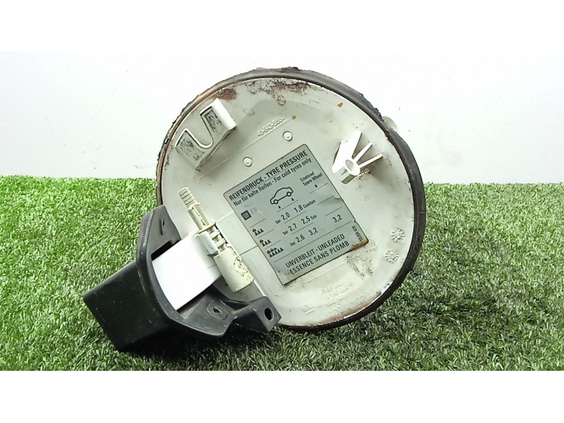 Recambio de tapa exterior combustible para opel corsa d (s07) 1.2 (l08, l68) referencia OEM IAM 468435664 BLANCA 
