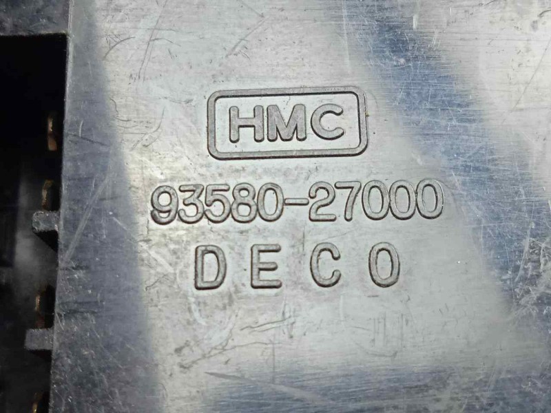 Recambio de mando elevalunas delantero derecho para hyundai coupe (j2) 1.6 16v cat referencia OEM IAM 9358027000  