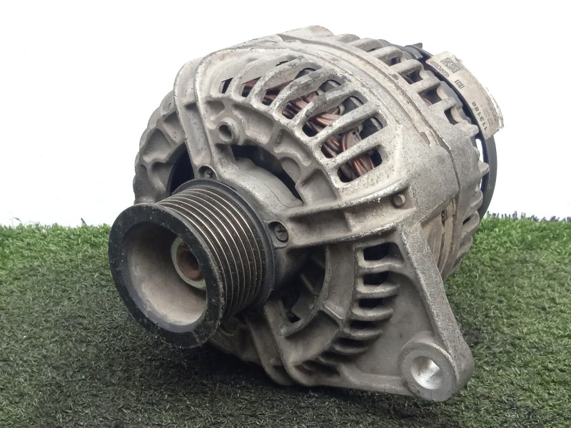 Recambio de alternador para iveco eurocargo 100e18 e5 referencia OEM IAM 113188 POLEA FIJA 70AH - 24V