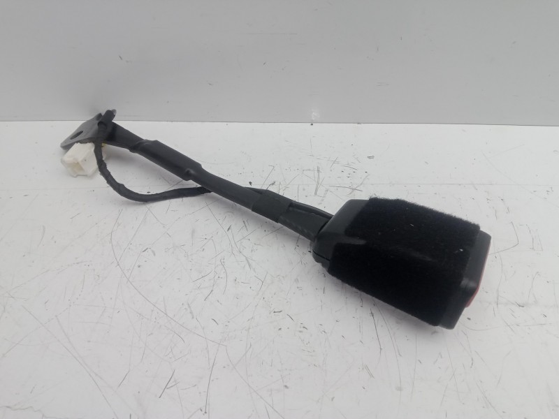 Recambio de enganche cinturon delantero izquierdo para peugeot 308 1.6 16v e-hdi fap referencia OEM IAM 54213-624287300A-00115L-