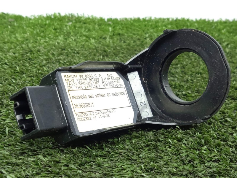 Recambio de antena para toyota yaris (ncp1/nlp1/scp1) 1.0 cat referencia OEM IAM 8978352010 - 08980602  