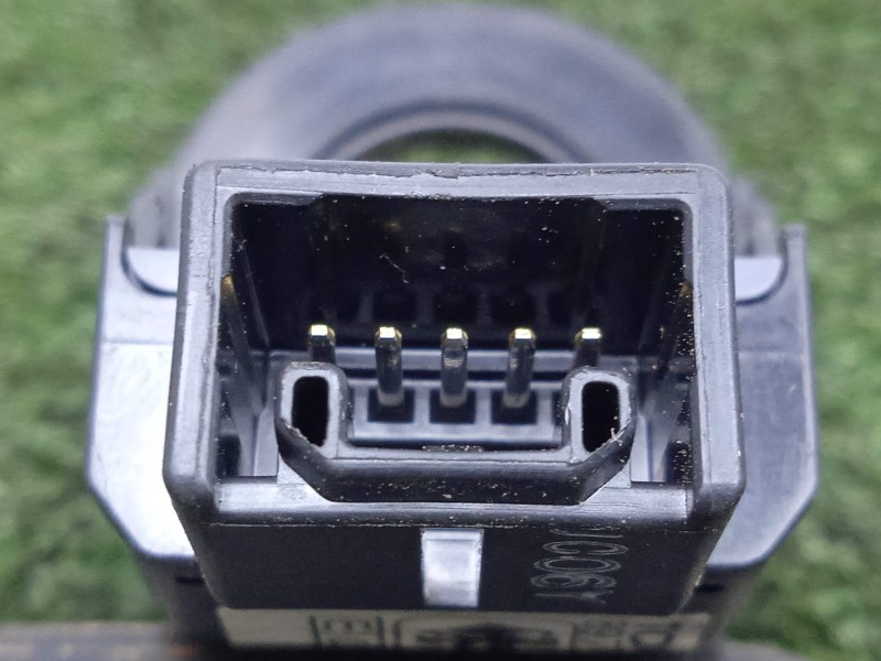 Recambio de antena para toyota yaris (ncp1/nlp1/scp1) 1.0 cat referencia OEM IAM 8978352010 - 08980602  