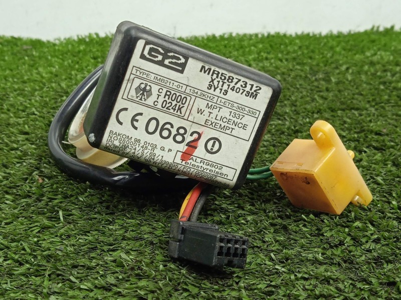 Recambio de antena para mitsubishi outlander (cu0w) 2.0 cat referencia OEM IAM MR587312 - X1T14073M  