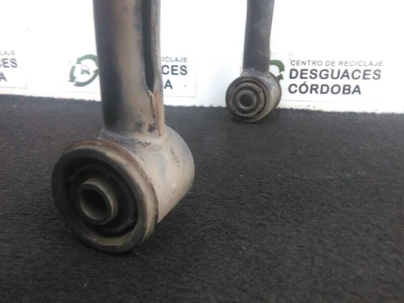 Recambio de brazo suspension superior delantero derecho para toyota land cruiser (j15) 3.0 turbodiesel cat referencia OEM IAM  R