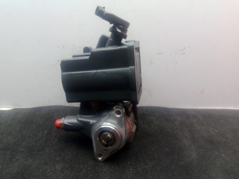 Recambio de bomba direccion para iveco eurocargo 100e18 e5 referencia OEM IAM 7684900113  
