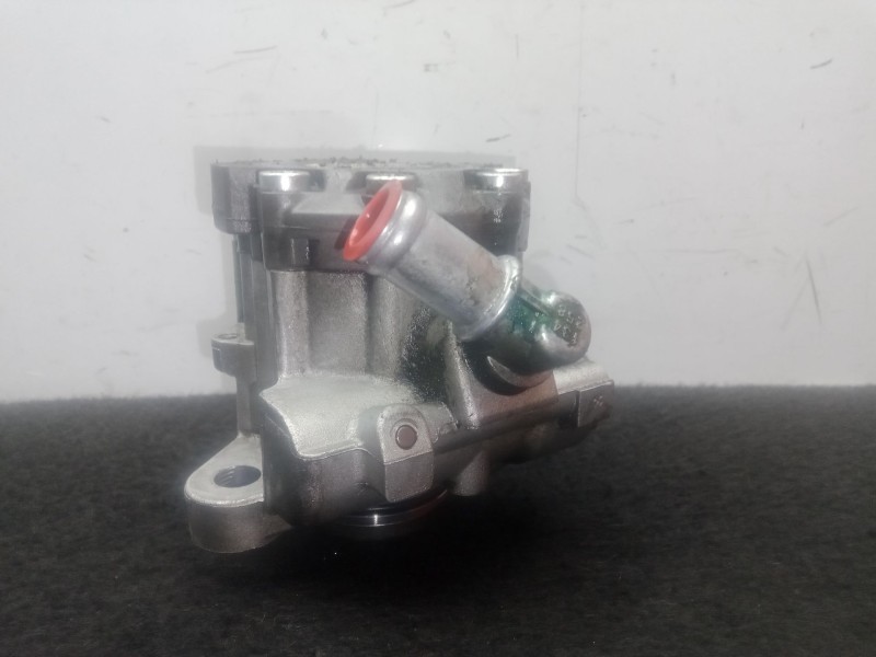 Recambio de bomba direccion para fuso (mitsubishi) canter 7c18 referencia OEM IAM 7693955610 - 504371397  BOSCH