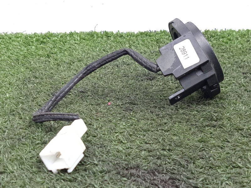 Recambio de antena para mitsubishi space star monospace (dg_a) 1.6 16v (dg3a) referencia OEM IAM F005V00017  