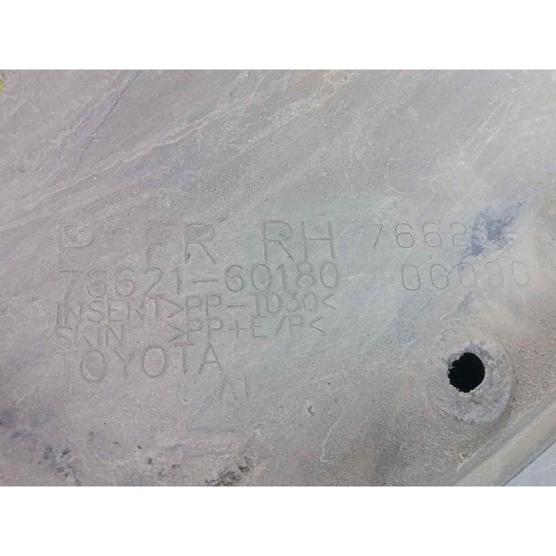 Recambio de paso rueda delantero derecho para toyota land cruiser (j15) 3.0 turbodiesel cat referencia OEM IAM 7662160180 FALDIL