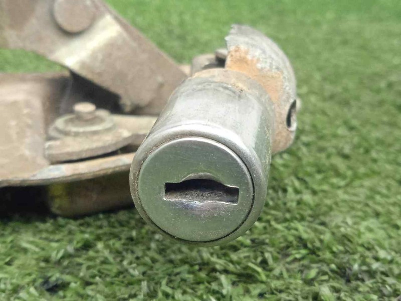 Recambio de cerradura puerta delantera izquierda para renault 12 1.3 referencia OEM IAM SIN REFERENCIA  