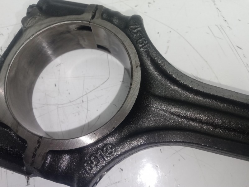 Recambio de biela para mercedes-benz vito (w638) caja cerrada 2.3 diesel referencia OEM IAM 601  