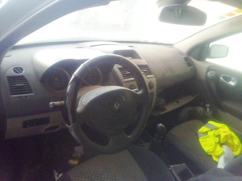 renault megane ii sedán (lm0/1_) del año 2004