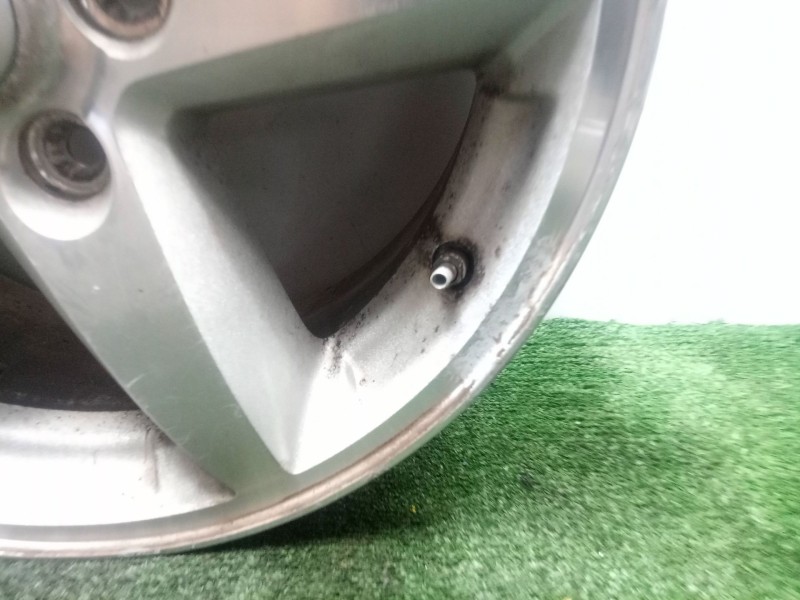 Recambio de llanta para jeep cherokee (kk) 2.8 crd 4x4 referencia OEM IAM 1CG34TRMAA 17´´PULGADAS 