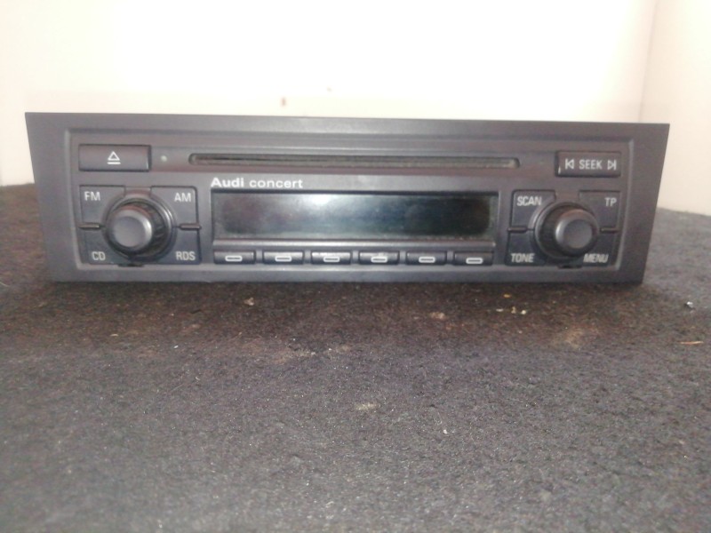 Recambio de sistema audio / radio cd para audi a3 (8p) 2.0 16v tdi referencia OEM IAM 8P0035186C  