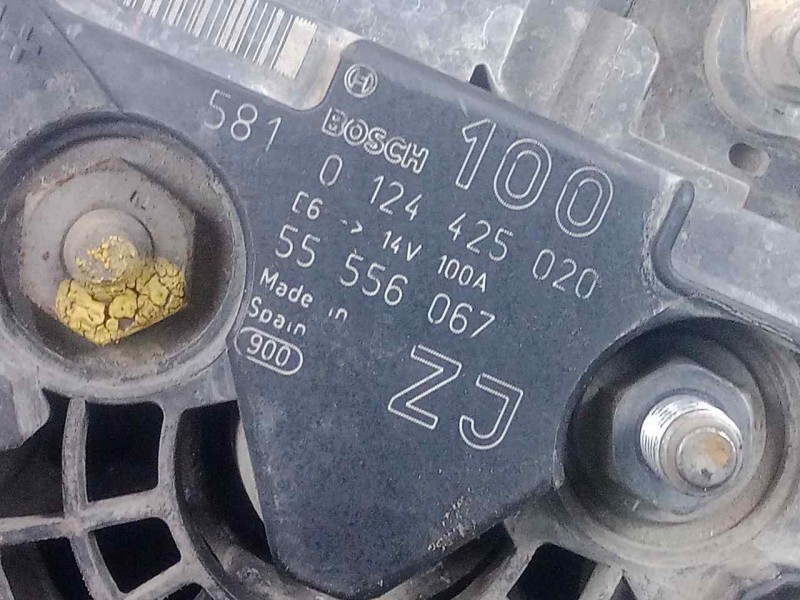 Recambio de alternador para opel astra h berlina 1.6 16v referencia OEM IAM 0124425020-55556067 100AH - BOSCH POLEA.FIJA - 5.CAN