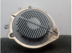 Recambio de sistema audio / radio cd para seat exeo (3r2) 2.0 tdi referencia OEM IAM 8E0035411  ALTAVOZ 2